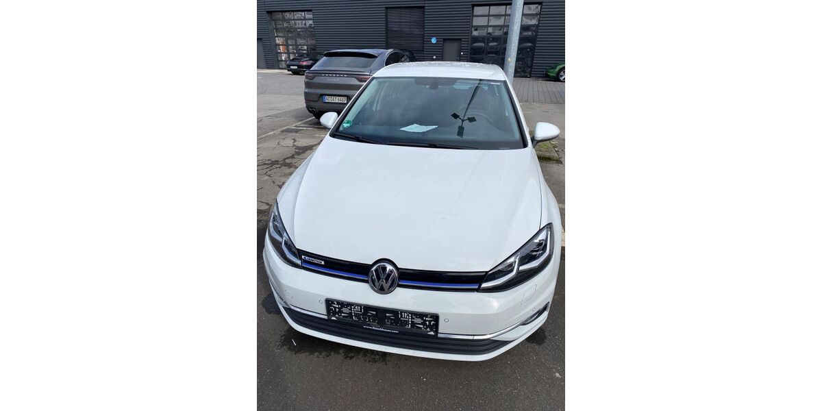 VW Golf 50.000 km 18.199 &euro; Niederkassel 53859