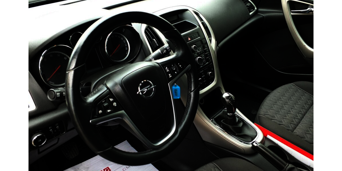 Opel Astra ACTIVE KLIMAANLAGE 17 ZOLL LMF TEMPOMAT 92.855 km 7.908 &euro; Köln 50858