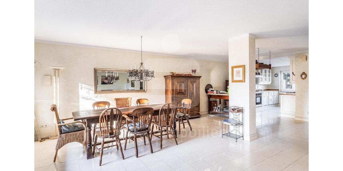 Reihenhaus Hürth - 5 Zimmer, 187 m&sup2;, 2.100&euro; | Angebot:24506717