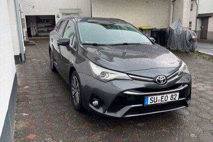 Toyota Avensis 123.000 km 14.800 &euro; Alfter 53347