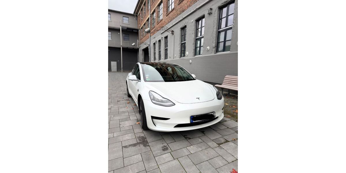 Tesla Model 3 90.000 km 22.000 &euro; Euskirchen 53879
