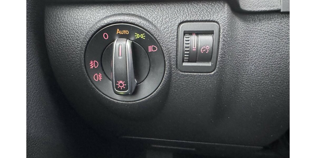 VW Tiguan 2.0TSI DSG 4-Motion Xenon AHK SR+WR 1.Hd 109.500 km 11.400 &euro; Erftstadt 50374