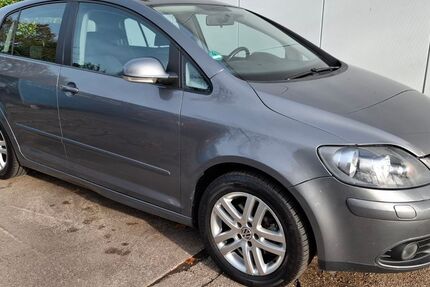 VW Golf 220.000 km 3.995 &euro; Köln 51107