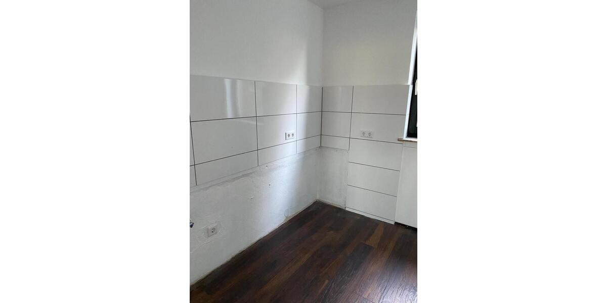 Etagenwohnung Köln Mülheim - 4 Zimmer, 120 m&sup2;, 1.300&euro; | Angebot:25630401