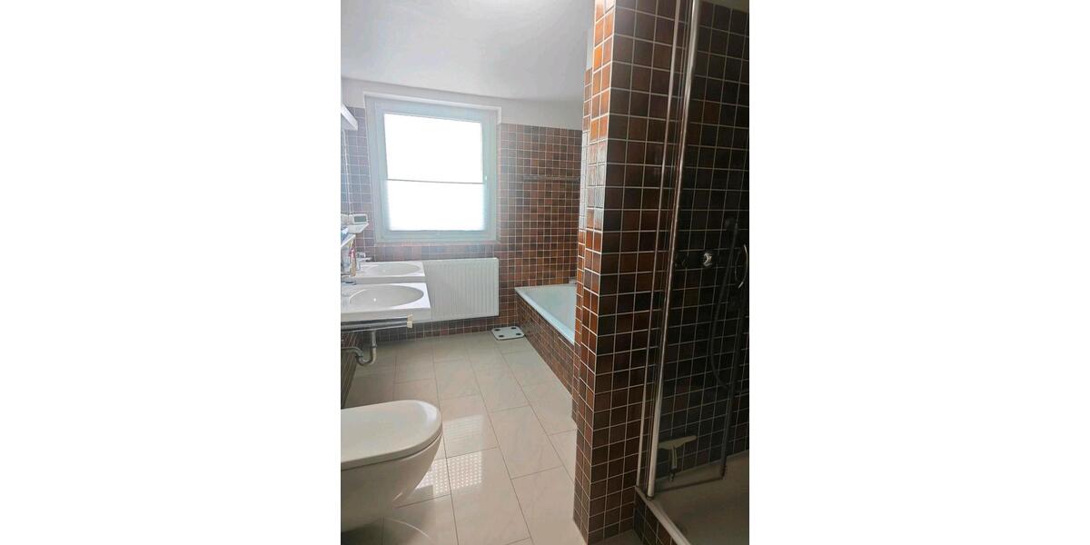 Einfamilienhaus Jüchen - 5 Zimmer, 200 m&sup2;, 2.700&euro; | Angebot:26248497