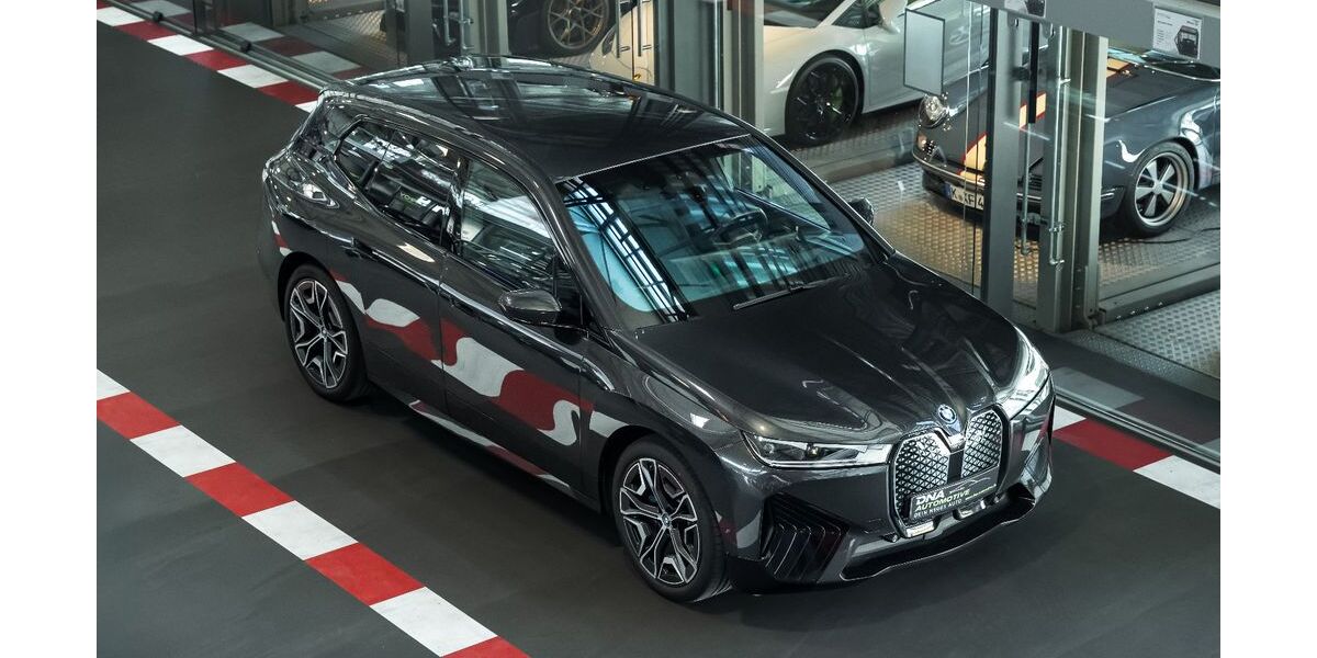 BMW iX 71.500 km 39.890 &euro; Köln 50829
