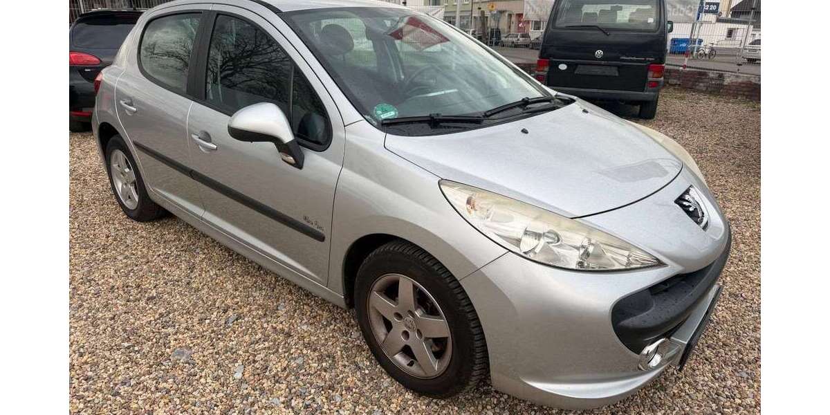 Peugeot 207 99.800 km 2.950 &euro; Leverkusen 51371