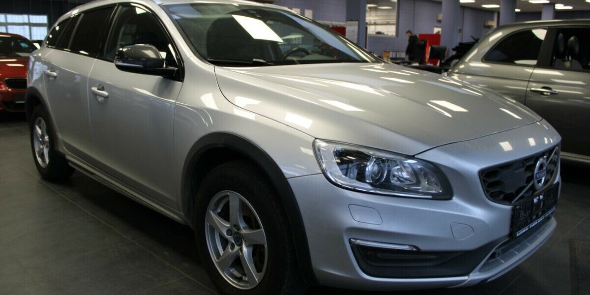 Volvo V60 Cross Country D4 Geartronic Pro - Schiebedach 104.995 km 19.980 &euro; Euskirchen 53881