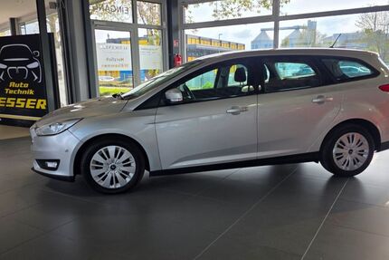 Ford Focus 73.000 km 8.499 &euro; Jülich 52428