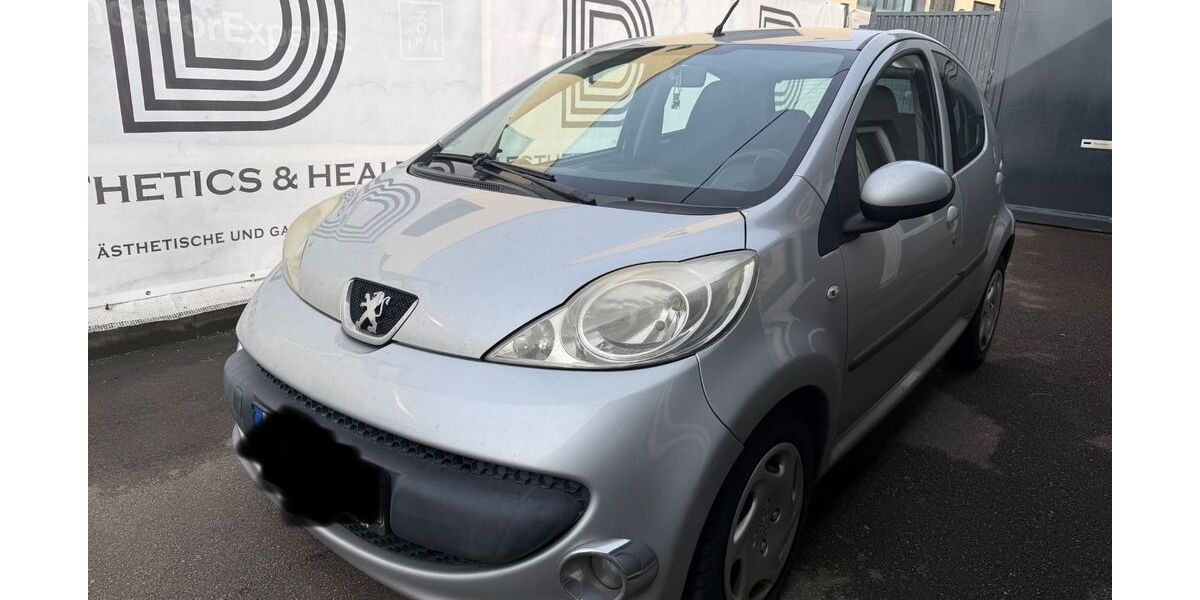 Peugeot 107 199.987 km 1.450 &euro; Köln 51105