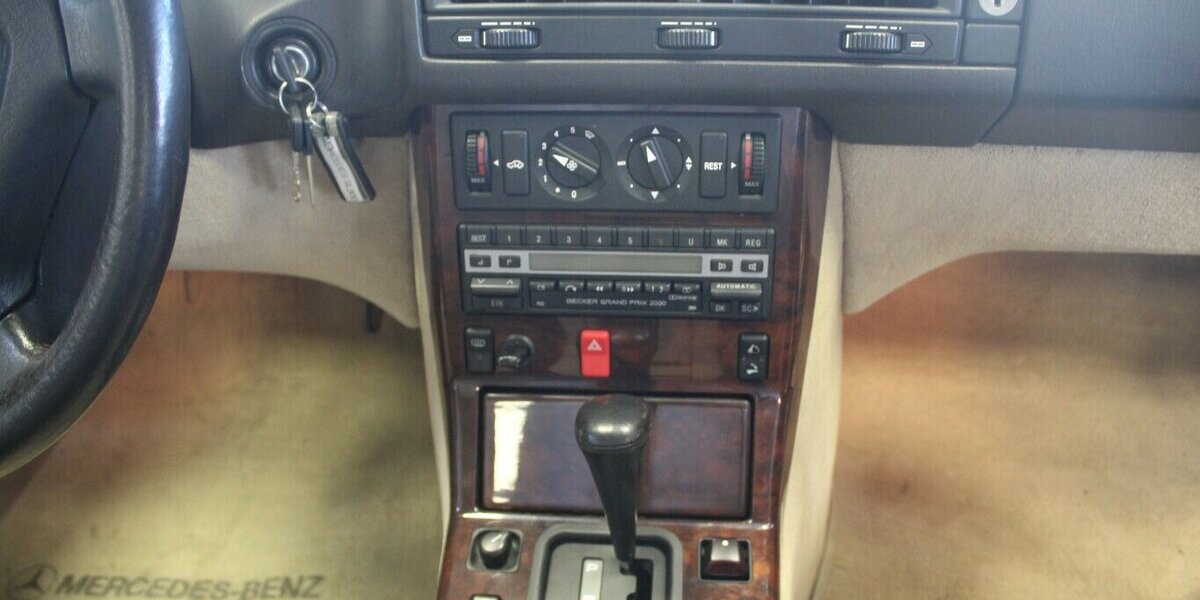 Mercedes-Benz SL 300 24V - Hardtop - H-KENNZEICHEN - 64.150 km 22.980 &euro; Euskirchen 53881