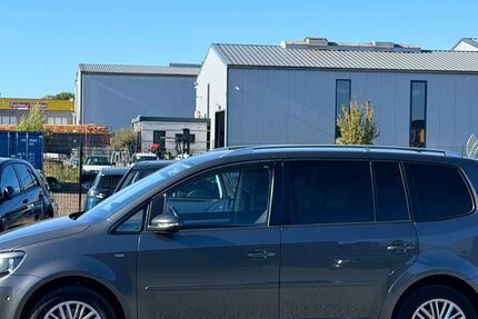 VW Touran 225.000 km 8.150 &euro; Düren 52351
