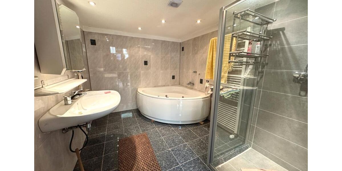 Reihenhaus Jüchen - 6 Zimmer, 130 m&sup2;, 295.000&euro; | Angebot:24855508