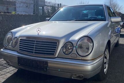 Mercedes-Benz E 240 80.031 km 4.279 &euro; Nideggen 52385