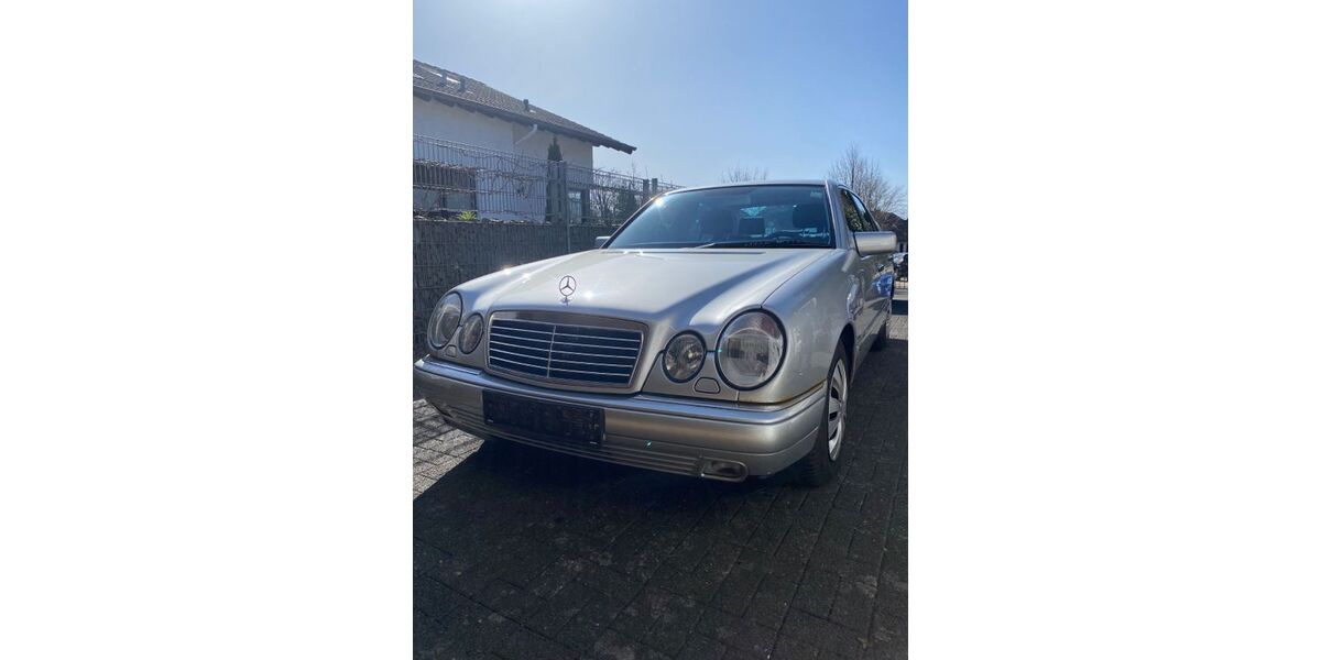 Mercedes-Benz E 240 80.031 km 4.279 &euro; Nideggen 52385