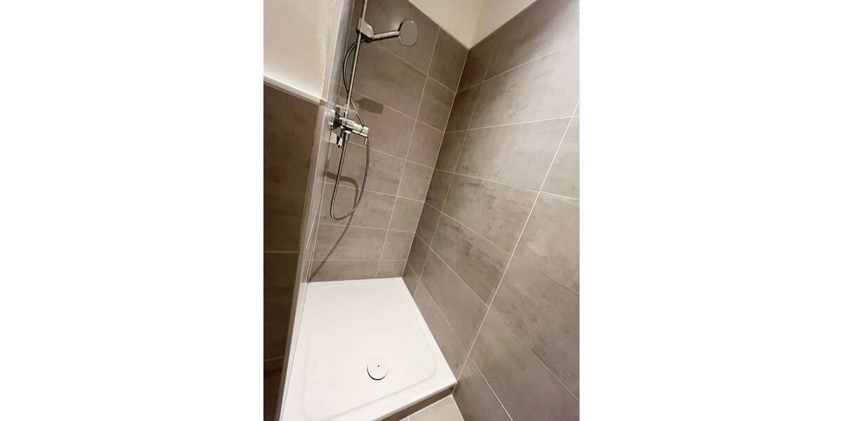 Etagenwohnung Köln Bayenthal - 4 Zimmer, 140 m&sup2;, 2.100&euro; | Angebot:26833510