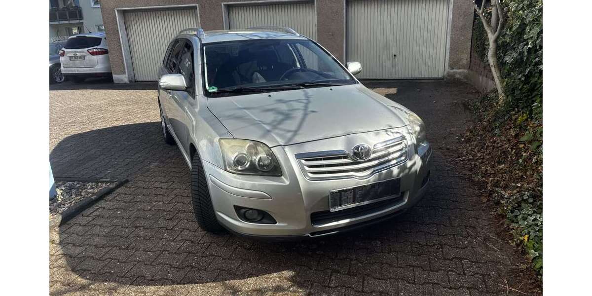 Toyota Avensis 180.000 km 5.190 &euro; Leverkusen 51373