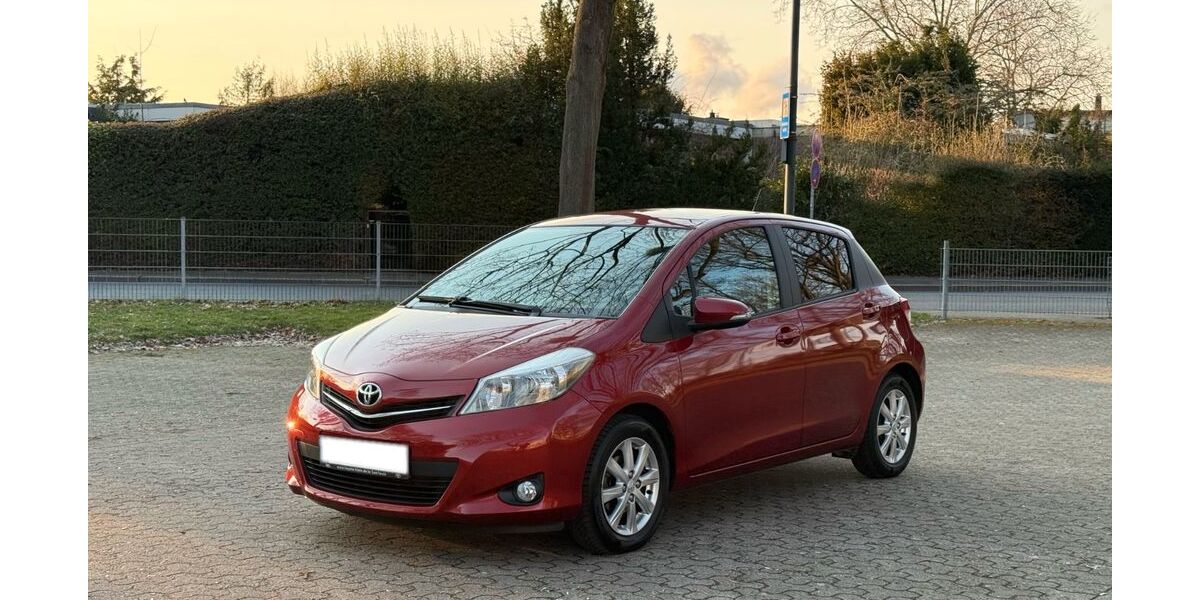 Toyota Yaris 39.530 km 9.900 &euro; Düren 52351