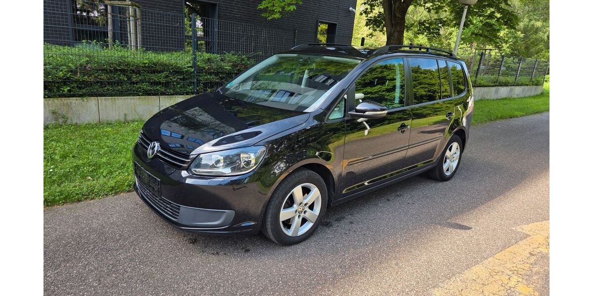VW Touran 220.050 km 4.995 &euro; Köln 50827