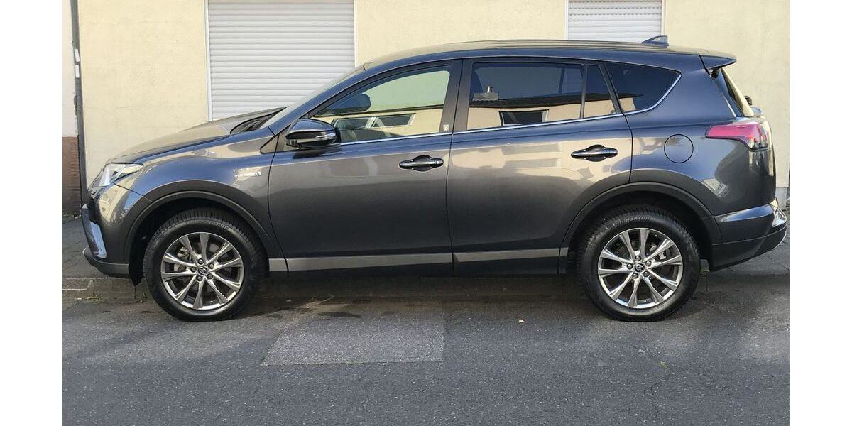 Toyota RAV 4 96.000 km 18.000 &euro; Köln 51149