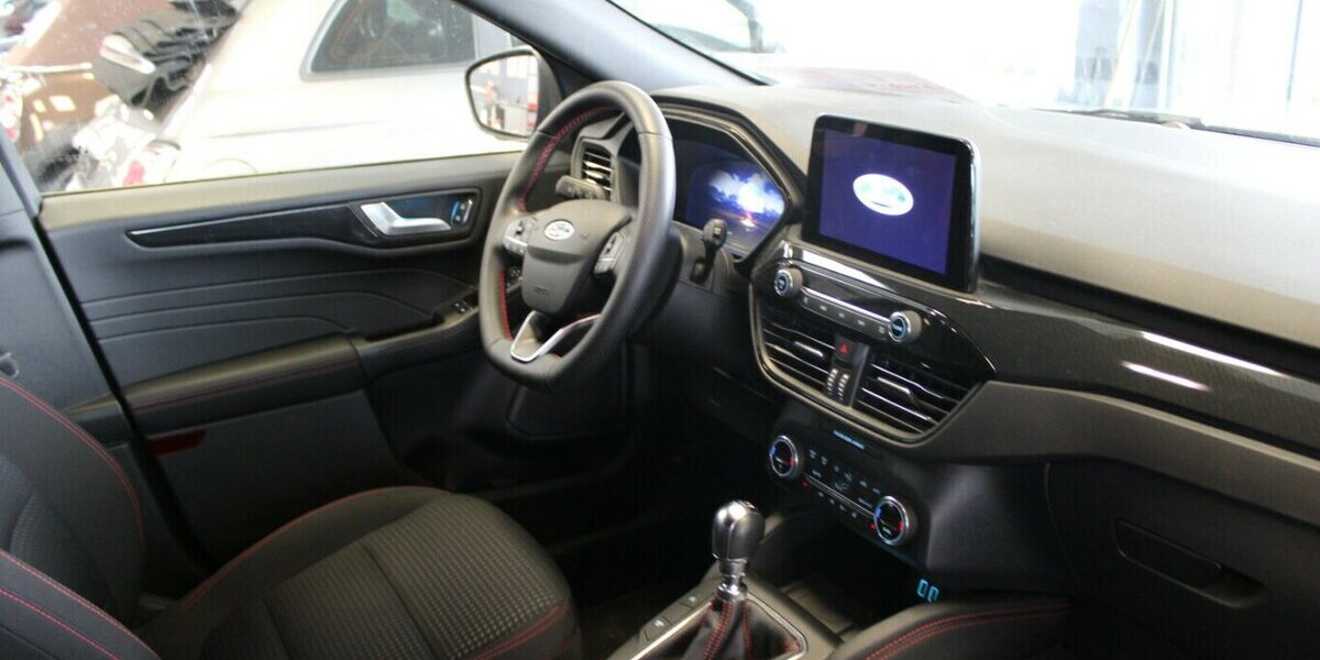 Ford Kuga 1.5 EcoBoost ST-Line 24.840 km 19.980 &euro; Euskirchen 53881