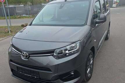 Toyota Proace 147.000 km 16.850 &euro; Köln - Poll 51105