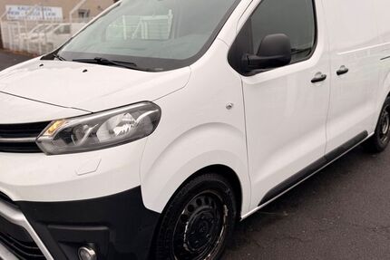 Toyota Proace (Verso) 207.220 km 8.190 &euro; Köln 51065