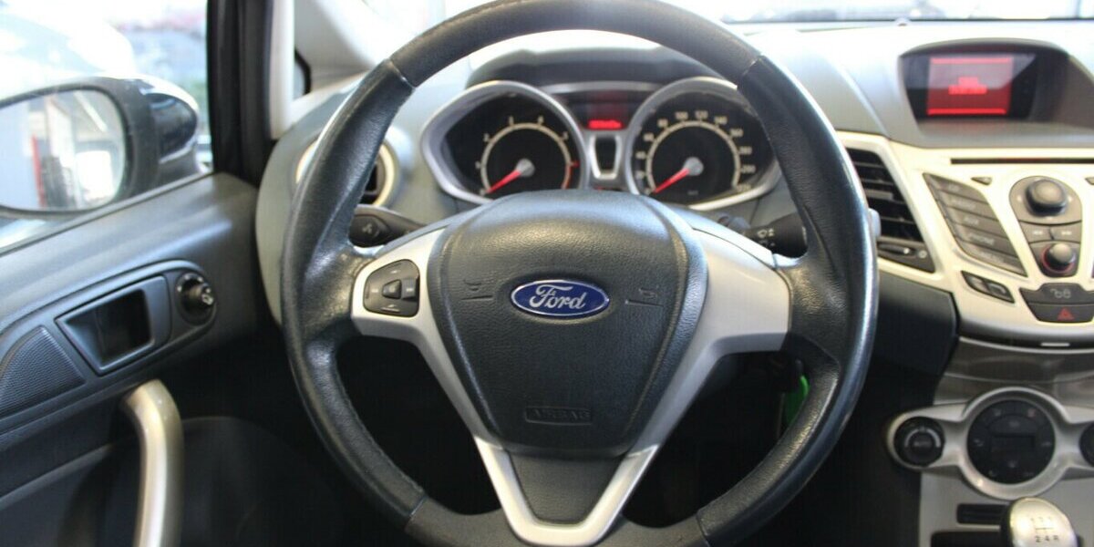 Ford Fiesta 1.25 Ghia - 5-Türig - 1.Hand - 83.440 km 5.980 &euro; Euskirchen 53881