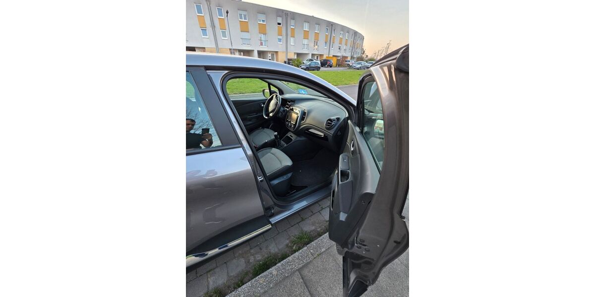 Renault Captur 105.950 km 10.500 &euro; Köln 50859