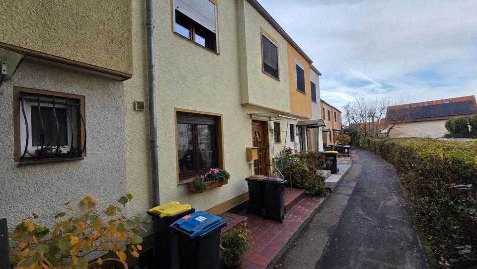 Reihenhaus Köln Chorweiler - 5 Zimmer, 97 m&sup2;, 399.000&euro; | Angebot:26774883