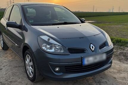 Renault Clio 176.200 km 1.990 &euro; Köln 50825