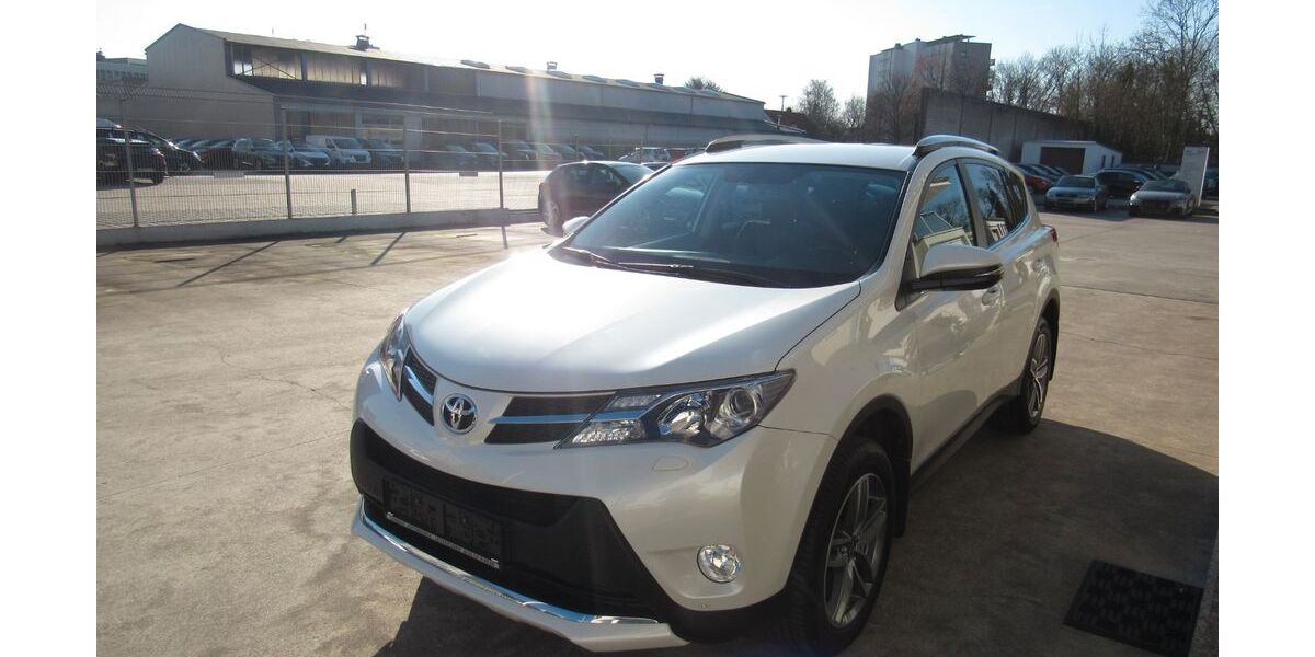 Toyota RAV 4 120.200 km 17.900 &euro; Leverkusen 51371