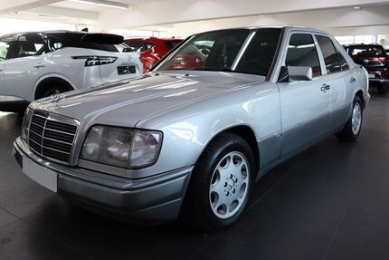 Mercedes-Benz 280 230.346 km 12.450 &euro; Düren 52349