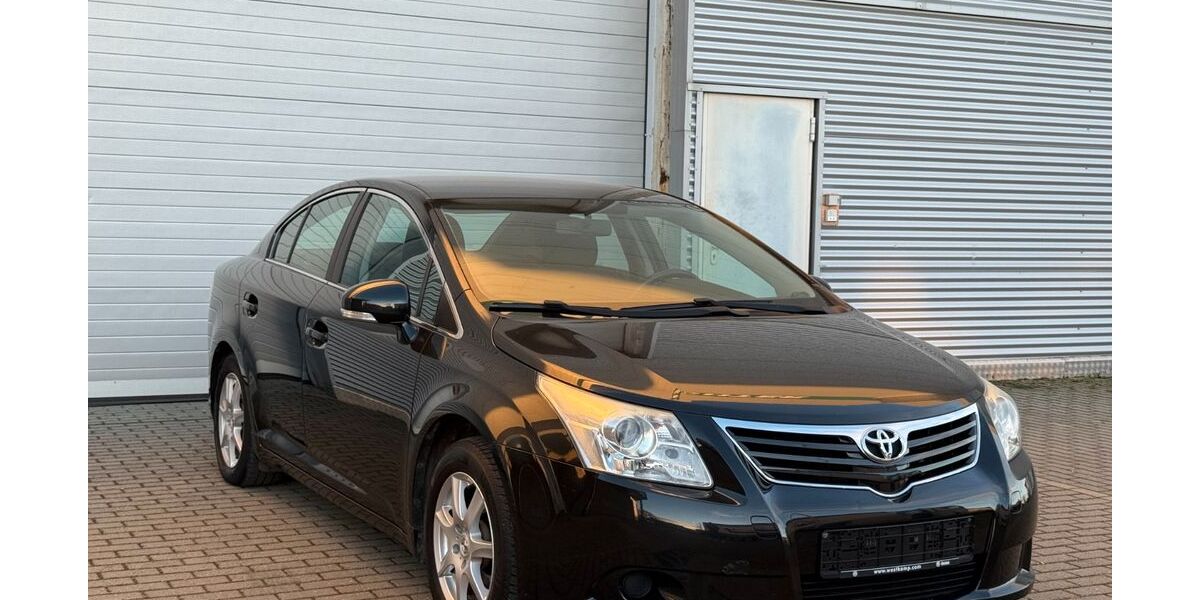 Toyota Avensis 93.108 km 7.900 &euro; Düren 52351