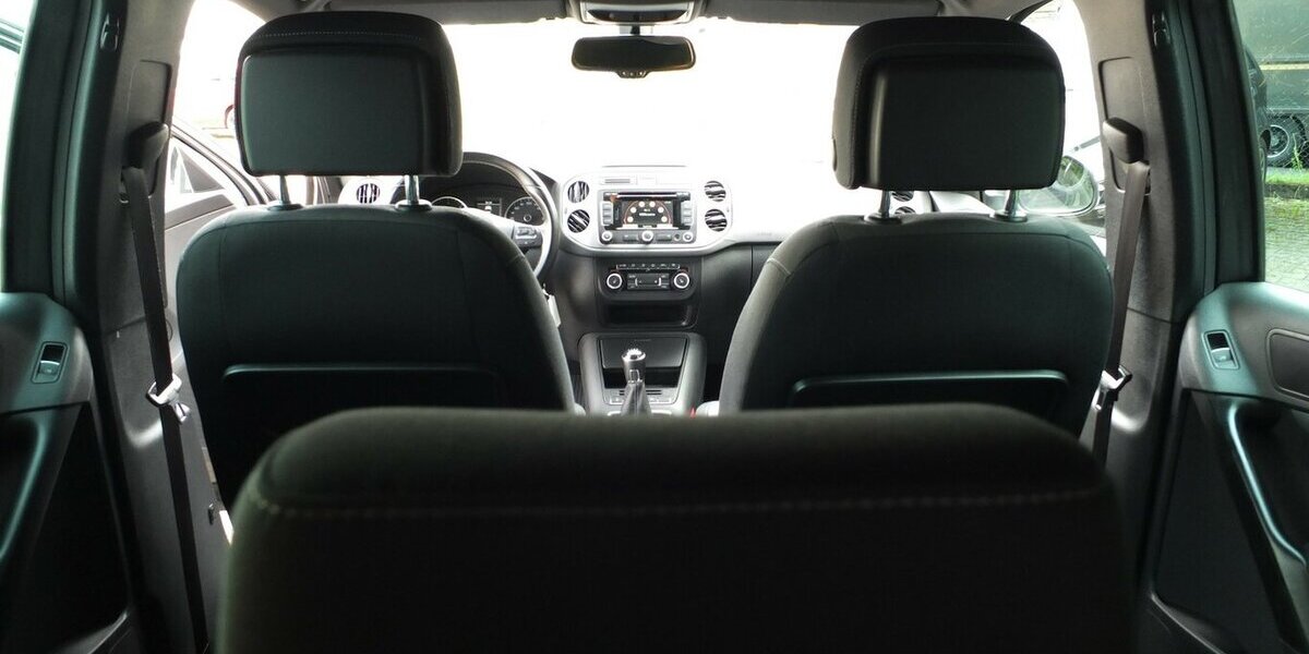 VW Tiguan WM26:LIFE NAVI AHK PARKPILOT SHZ BLUETOOTH 124.710 km 11.904 &euro; Köln 50858