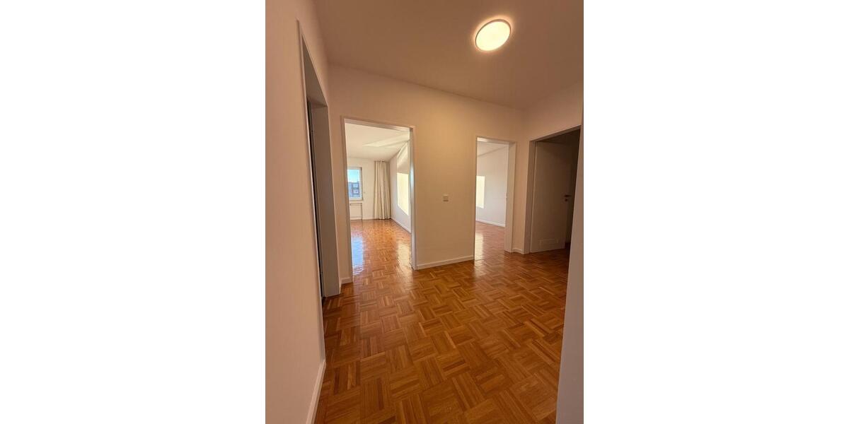 Etagenwohnung Frechen - 3 Zimmer, 123 m&sup2;, 1.480&euro; | Angebot:25297431