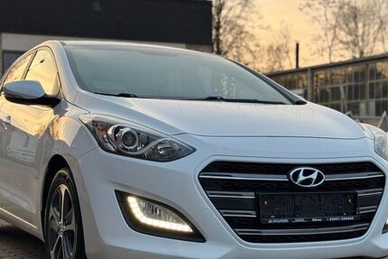 Hyundai i30 88.633 km 8.850 &euro; Düren 52349