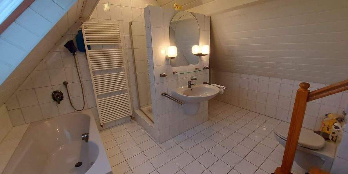 Doppelhaushälfte Bornheim - 7 Zimmer, 162 m&sup2;, 399.000&euro; | Angebot:25696646