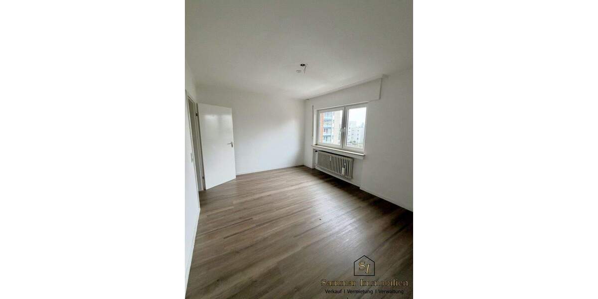 Etagenwohnung Brühl - 3 Zimmer, 74 m&sup2;, 1.200&euro; | Angebot:25738901