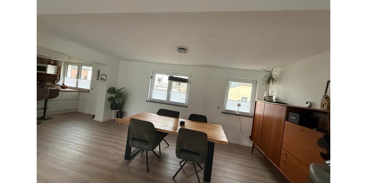 Doppelhaushälfte Leverkusen - 4 Zimmer, 135 m&sup2;, 2.350&euro; | Angebot:26051084