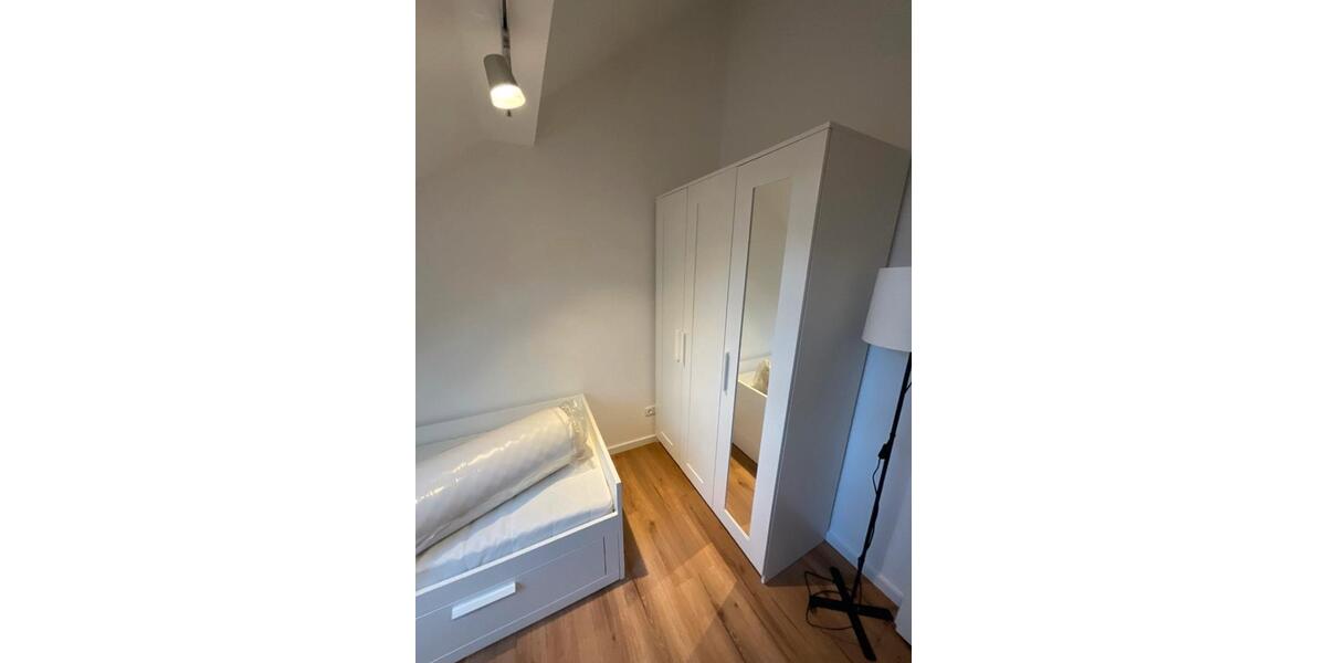 Dachgeschoßwohnung Köln Kalk - 1 Zimmer, 71 m&sup2;, 660&euro; | Angebot:25403046
