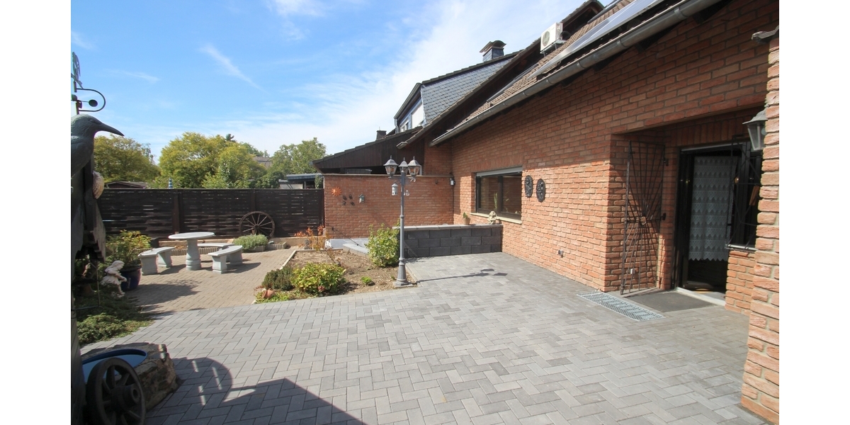 Mit 3D: Mehr Raum fürs Leben – gepflegtes Ein- Zweifamilienhaus mit vielseitigem Platzangebot in Wesseling - Einfamilienhaus Wesseling | Angebot:27350959