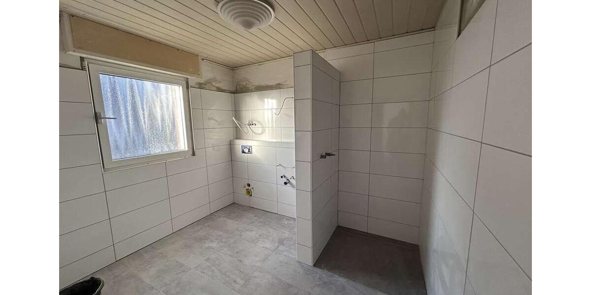 Erdgeschoßwohnung Niederkassel - 2 Zimmer, 100 m&sup2;, 1.600&euro; | Angebot:26120924