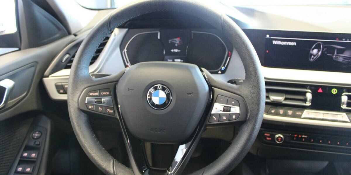 BMW 118 118d Aut. Advantage 15.390 km 21.980 &euro; Euskirchen 53881