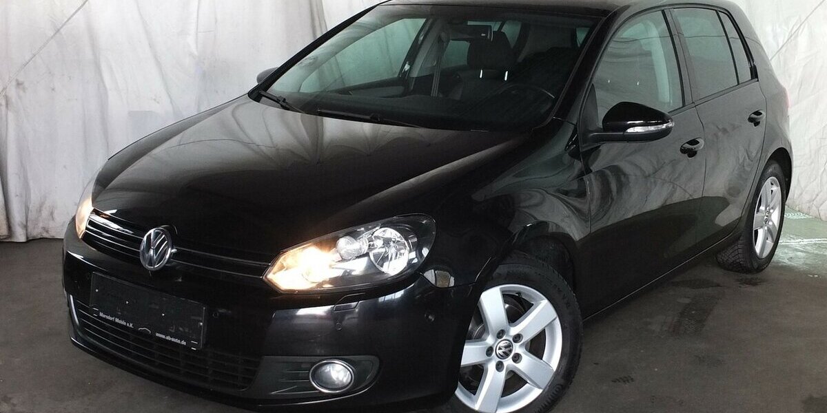VW Golf 1.6TDi TEAM KLIMAAUTOMATIK 5-türig 159.855 km 6.498 &euro; Köln 50858