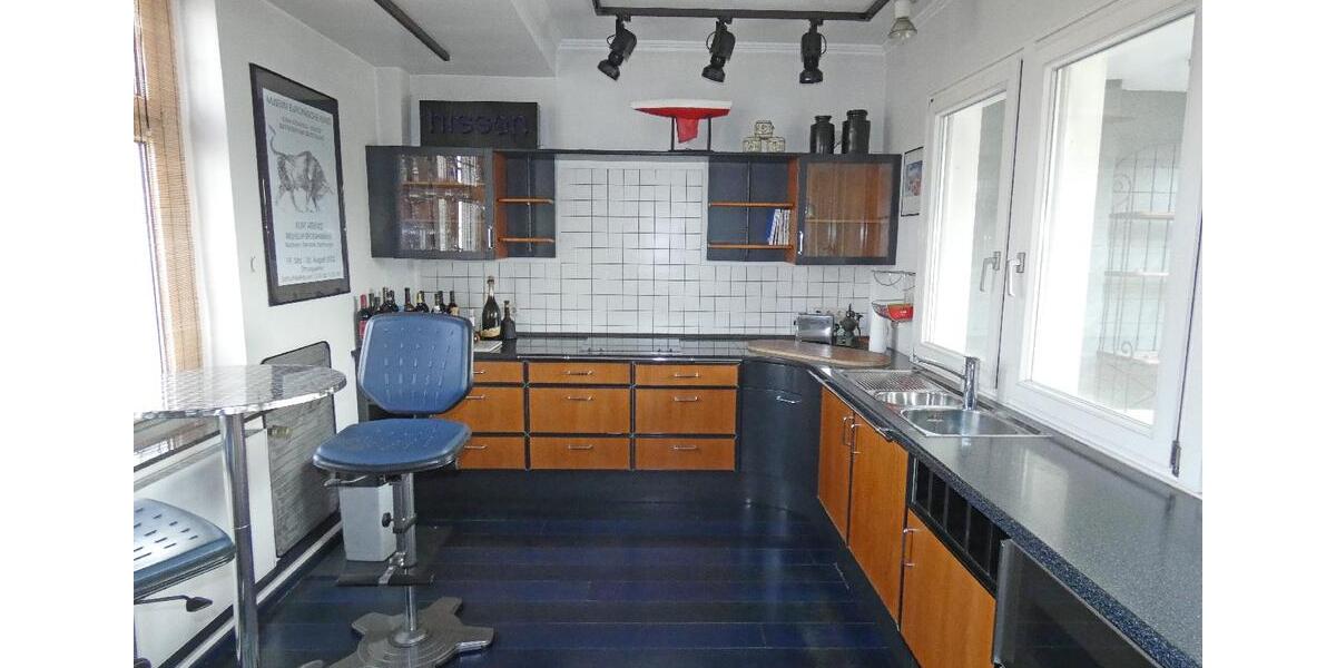 Dachgeschoßwohnung Leverkusen - 4 Zimmer, 173 m&sup2;, 1.350&euro; | Angebot:18656969