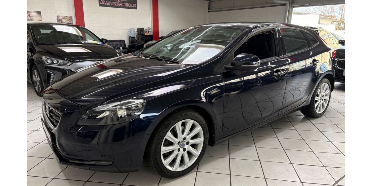 Volvo V40 130.000 km 9.990 &euro; Leverkusen 51371