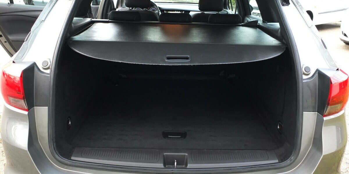 Opel Astra SPORTS TOURER NAVI 1.HD BLUETOOTH ALLWETTERR 125.000 km 9.908 &euro; Köln 50858