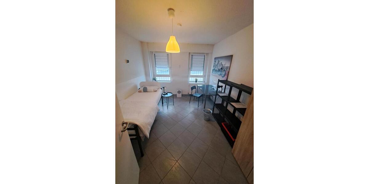 Etagenwohnung Leverkusen - 1 Zimmer, 20 m&sup2;, 550&euro; | Angebot:25900258