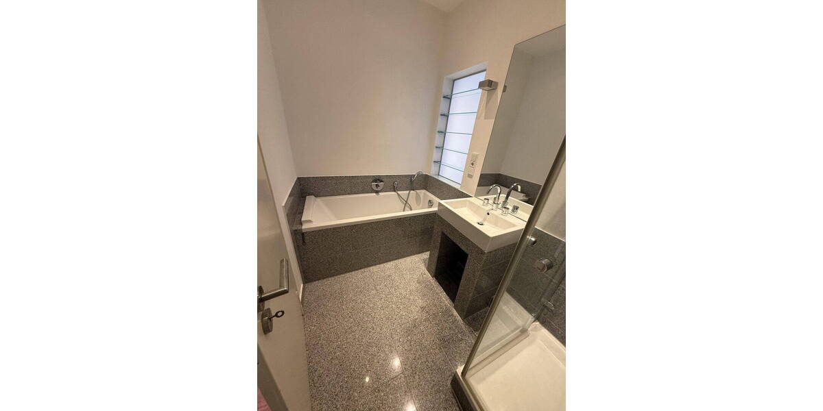 Etagenwohnung Köln Neustadt-Nord - 2 Zimmer, 94 m&sup2;, 1.692&euro; | Angebot:26835861